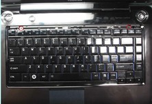 Remove Toshiba SatelliteA300 A305 keyboard-2
