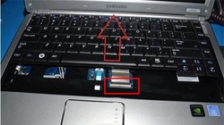 Replace Samsung R458 Laptop Keyboard-4